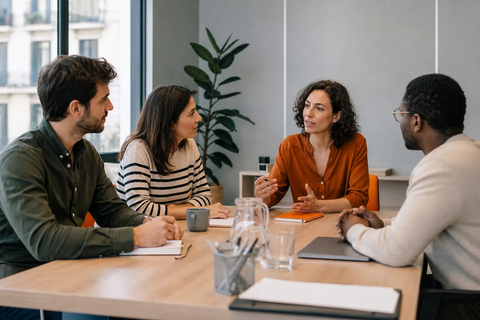 Reunión profesional sobre igualdad en el entorno laboral